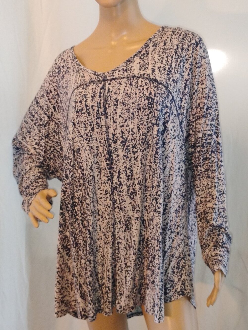 Mercer & Madison | Blue Pink & White Abstract Print Tunic Blouse | 2X | Like New